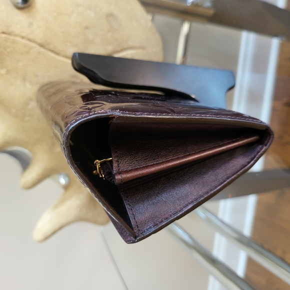 Louis Vuitton Amarante Vernis Sarah Wallet w/COA. - Picture 4 of 13